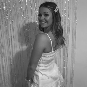 Meet your Posher, Sloane